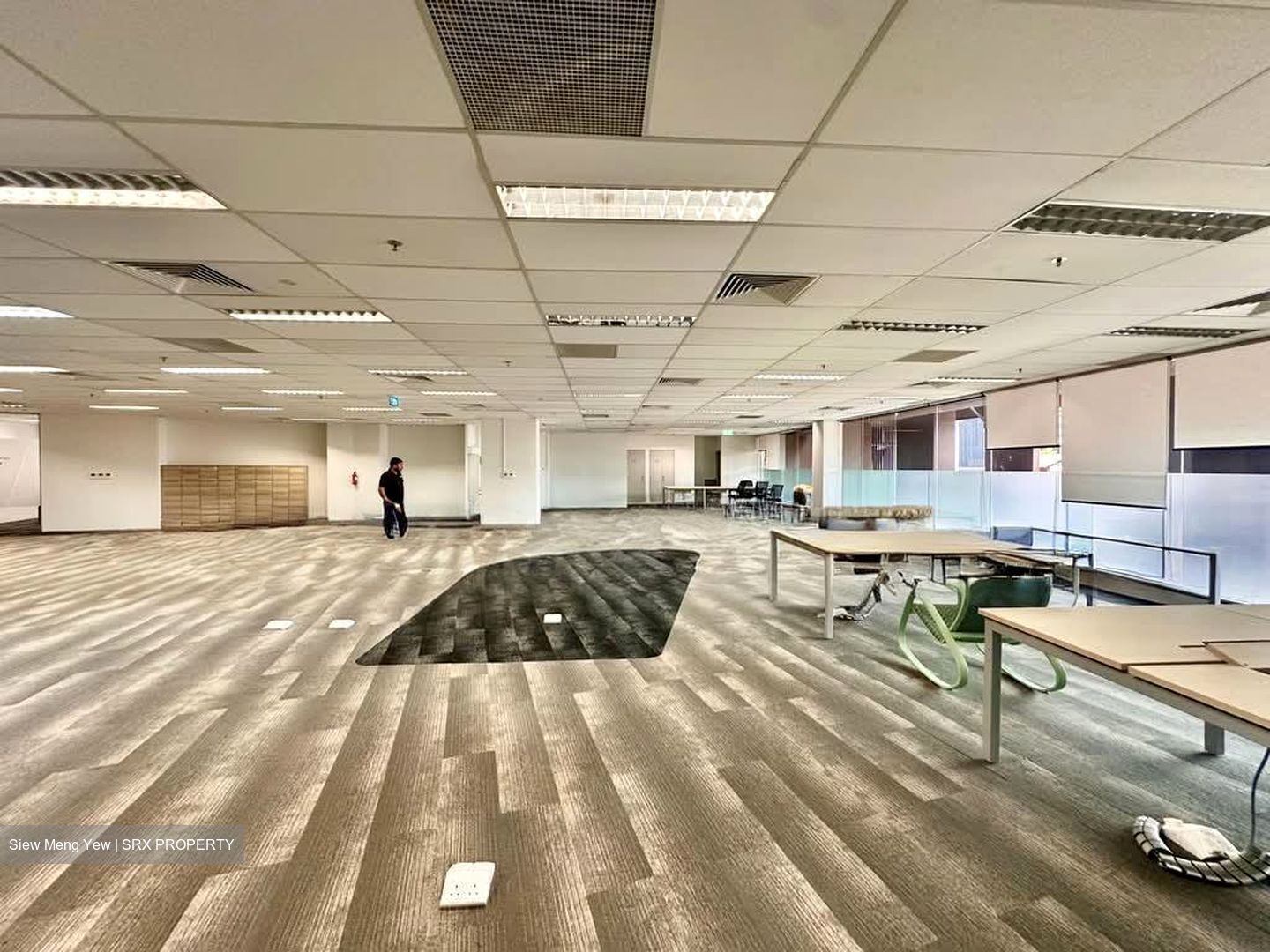Dapenso Building (D1), Office #547606271